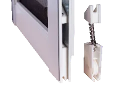 Self-adjusting top and bottom screens create the EZ Glide feature